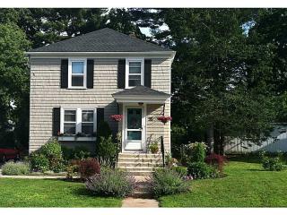 95 Chace Ave, Providence, RI 02906-2904