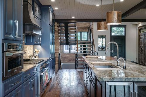 221 Mishawaka Ave, Mishawaka IN 46545-6015 exterior