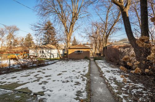 5911 Drake Ave, Chicago IL 60659-2204 exterior