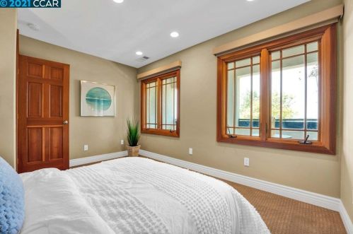 901 Hilldale Ave, Berkeley CA 94708-1438 exterior