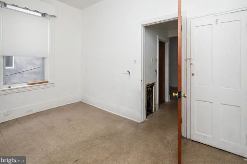 1637 Girard Ave, Philadelphia PA 19130-1514 exterior