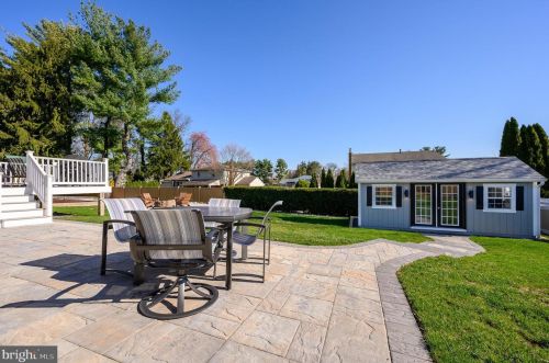 747 Bobwhite Ln, Huntingdon Valley PA 19006-2117 exterior