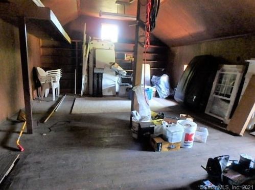 47 Maple St, Manchester CT 06040-5527 exterior