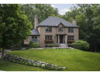 18515 Timber Ridge Dr, Hopkins, MN 55345-2451