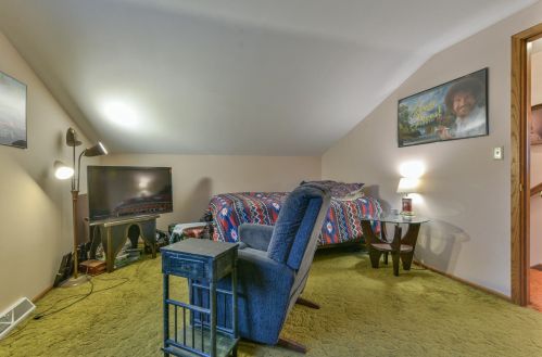 1811 Holmes Ct, Milwaukee WI 53221-3546 exterior