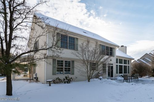 7408 Dunross Dr, Kalamazoo MI 49024-7412 exterior