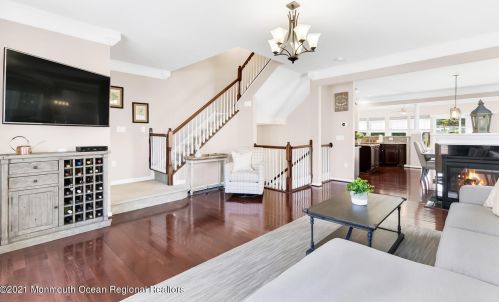 41 Pate Dr, Middletown NJ 07748-1750 exterior