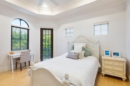 8060 Twin Lk Dr, Boca Raton FL 33496-1945 exterior