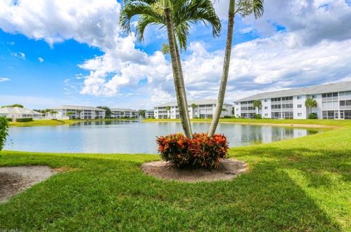 7808 Regal Heron Cir, Naples, FL 34104-5848