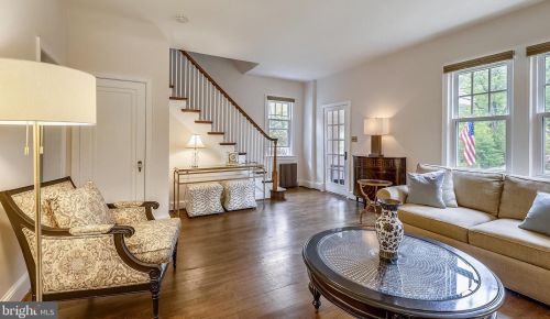 7426 Piney Branch Rd, Silver Spring MD 20901-4352 exterior