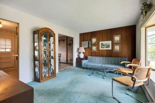 14 Henderson Ave, Valley Stream, NY 11580-3026