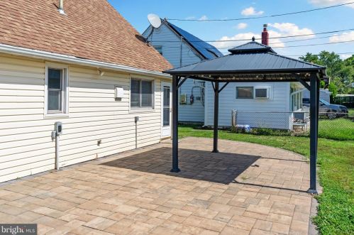 336 Beech St, Pottstown PA 19464-5652 exterior