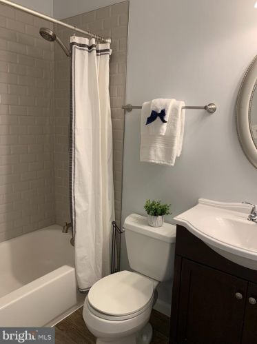 6579 Bermuda Grn Ct, Alexandria VA 22312-3106 exterior