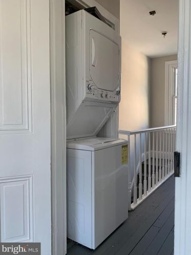 405 Fairmount Ave, Philadelphia PA 19123-2809 exterior