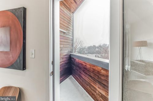 241 Krams Ave, Philadelphia PA  19128-4729 exterior