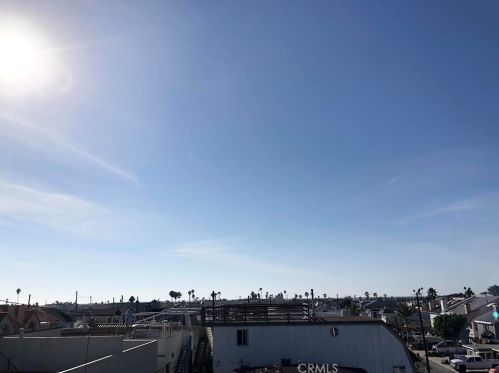 320 Rossmore Dr, Oxnard CA  93035-4465 exterior