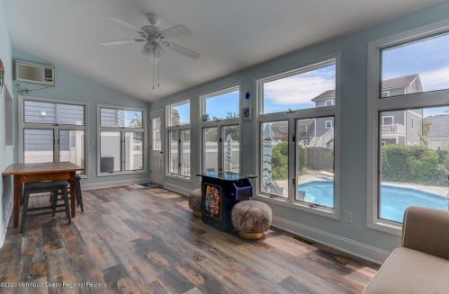 208 New York Ave, Point Pleasant Beach NJ 08742-3337 exterior