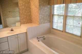 2247 Journet Dr, Vienna VA  22027-1165 exterior