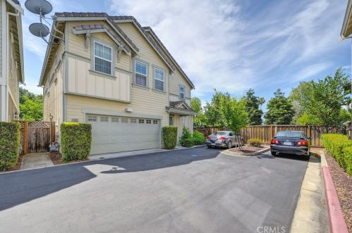 1302 Tapestry Ln, Concord CA 94520-3965 exterior