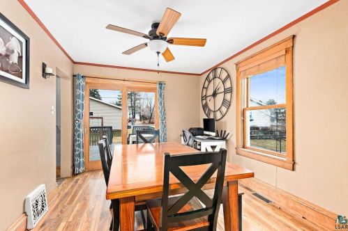 11 3 St, Duluth MN 55805-1727 exterior