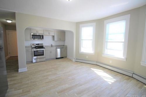 145 Smith St, New Britain CT  06053-3620 exterior