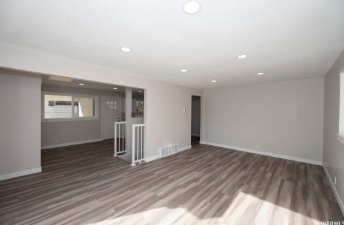 2146 Westfield Cir, Taylorsville UT 84084-4222 exterior