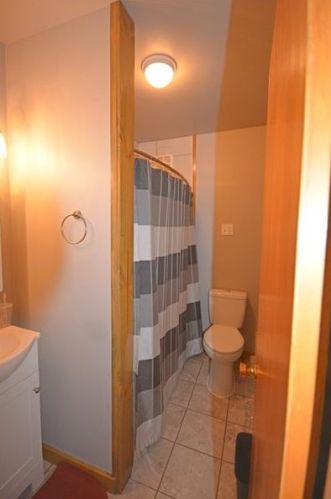 410 5th Ave, Moon Twp PA 15108-1528 exterior