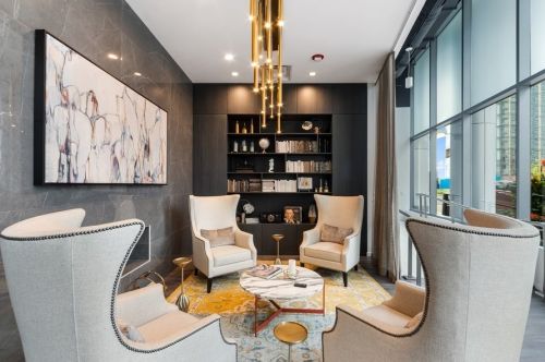 450 Waterside Dr, Chicago IL  60601-4702 exterior