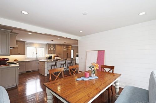 94 Spectacle Ln, Ridgefield CT 06877-5715 exterior