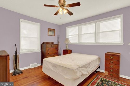 49 Columbus Ave, Littlestown PA 17340-1103 exterior