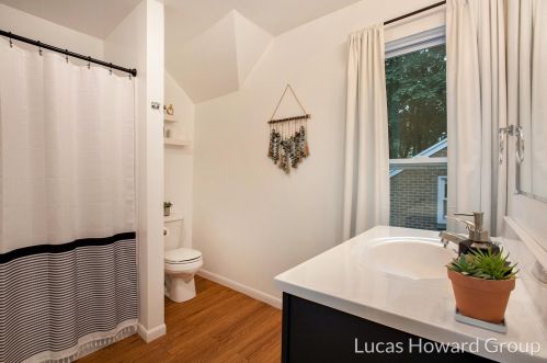 1896 5 St, Meskegon MI 49444-1009 exterior