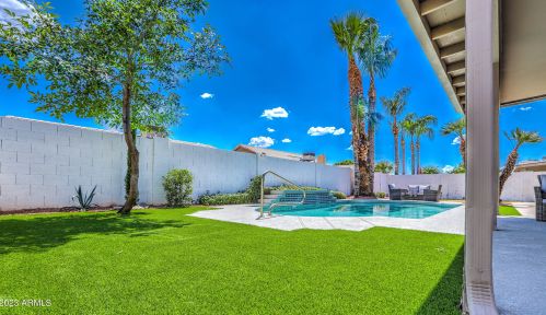 4333 Angela Dr, Phoenix AZ  85032-2282 exterior