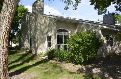 4236 Boulder Rdg Pt, Saint Paul MN 55122-1895 exterior