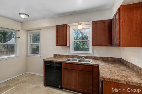 244 Thurston St, Grand Rapids MI 49548-3163 exterior