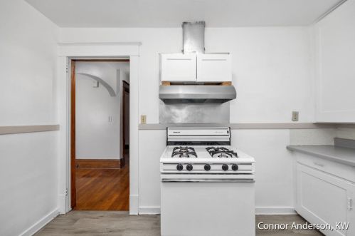 601 Leonard St, Grand Rapids MI 49503-1135 exterior