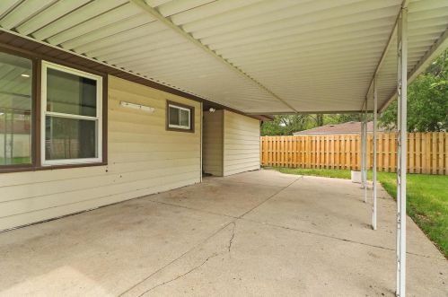 2708 Greenwood Ave, Waukegan IL 60087-4531 exterior