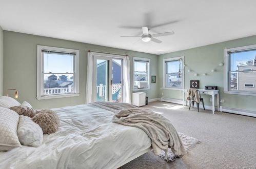 43 Morehouse Ave, Milford CT 06460 exterior