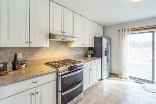 45551 Peninsula Dr, Grand Junction MI 49056-9462 exterior