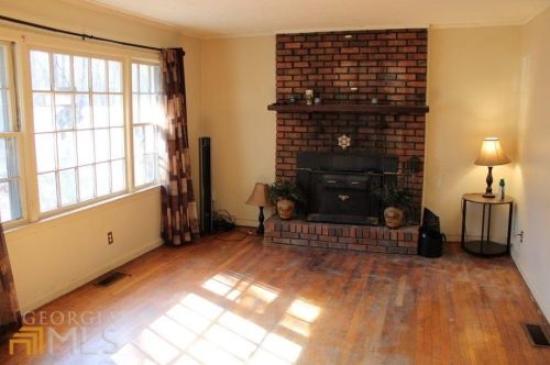 3271 Enon Rd, Atlanta, GA 30349-1229