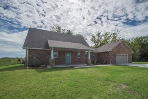 1969 Timber Dale Dr, Shawnee, OK 74804-2651