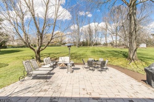 10 Greensview Dr, Scotch Plains NJ 07076-2708 exterior