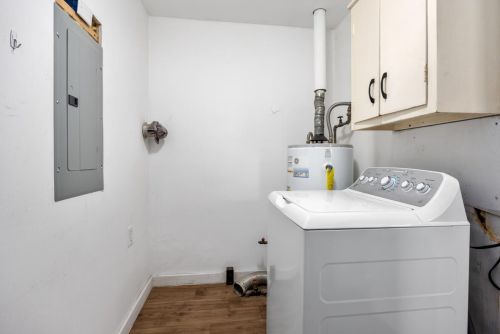 2939 Fairfield St, Meskegon MI  49441-4005 exterior