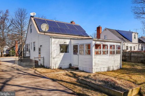 1323 Grandin Ave, Rockville MD 20851-1155 exterior