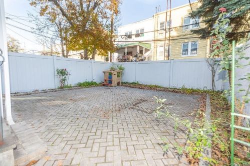 1842 Holland Ave, Bronx NY 10467-8709 exterior