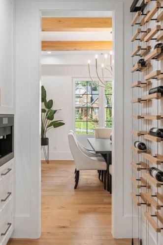 3918 Flowerland Dr, Atlanta GA  30319-1806 exterior