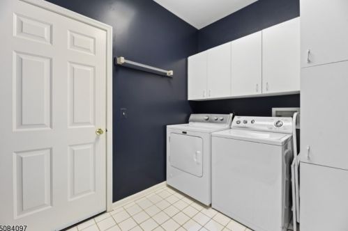 40 Winged Foot Dr, Livingston NJ 07039-8218 exterior