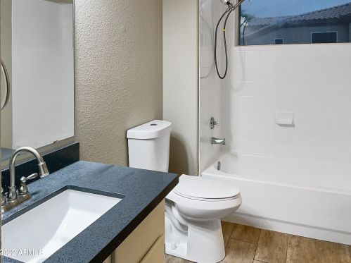 3236 Chandler Blvd, Phoenix AZ  85048-7207 exterior