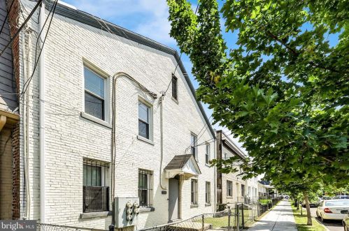 1320 T St, Washington DC 20009-4438 exterior