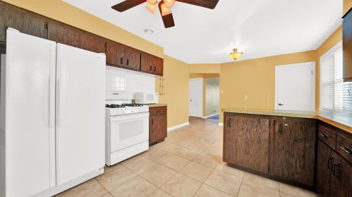 3909 63 Pl, Chicago IL 60638-4642 exterior