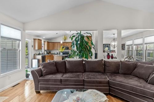 65 Carriage Trl, Middletown RI 02842-7251 exterior